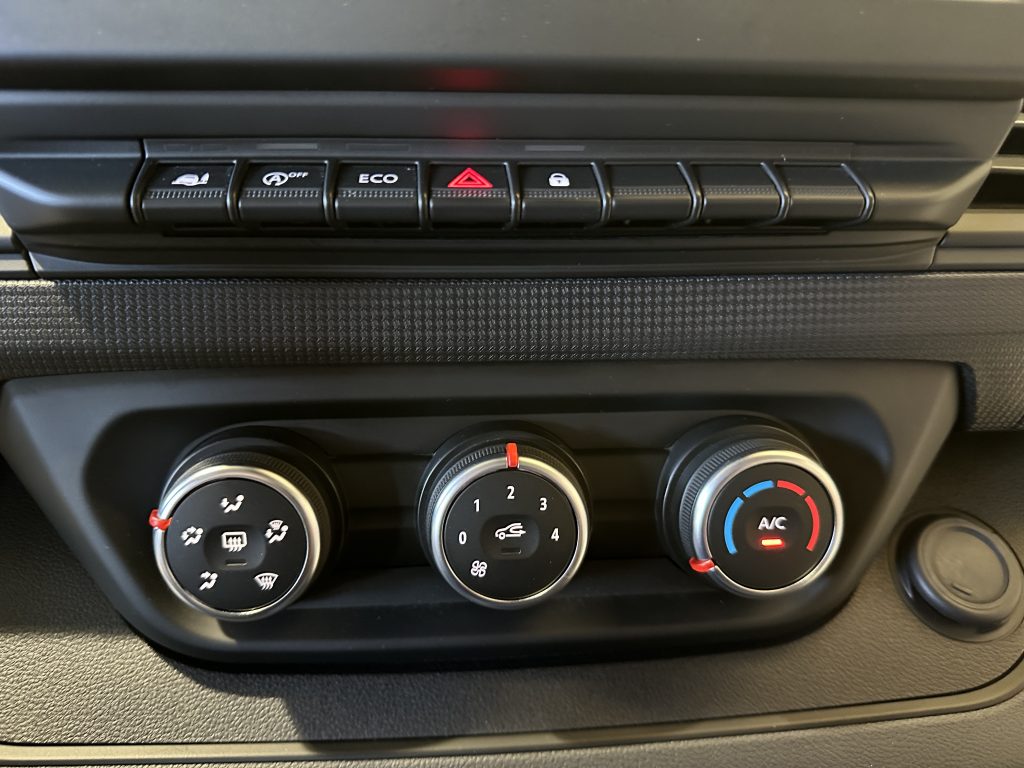 NISSAN PRIMASTAR 2.0dCi 110CV NCONNECTA COMBI9 L2H1 FULL LED + EXTRAS / GRIS PURE - foto 26
