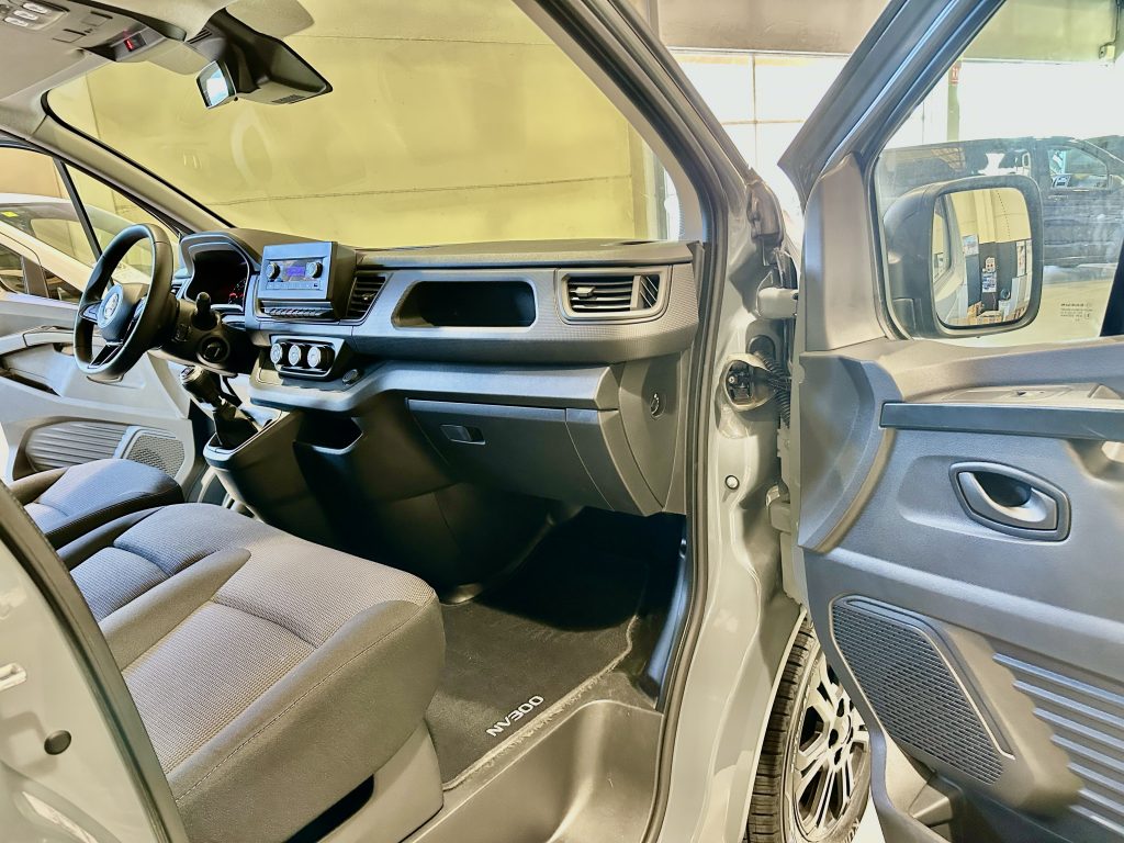 NISSAN PRIMASTAR 2.0dCi 110CV NCONNECTA COMBI9 L2H1 FULL LED + EXTRAS / GRIS PURE - foto 6