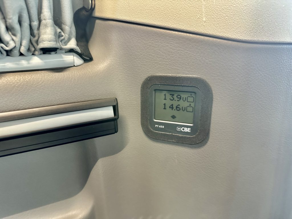 VOLKSWAGEN CARAVELLE T6.1 2.0TDI BMT 150CV M6 ORIGIN «T-BUDDY BY TINKERVAN» PACK VIVIENDA + TECHO SCA 290 / TURISMO - foto 17