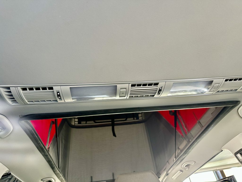 VOLKSWAGEN CARAVELLE T6.1 2.0TDI BMT 150CV M6 ORIGIN «T-BUDDY BY TINKERVAN» PACK VIVIENDA + TECHO SCA 290 / TURISMO - foto 20