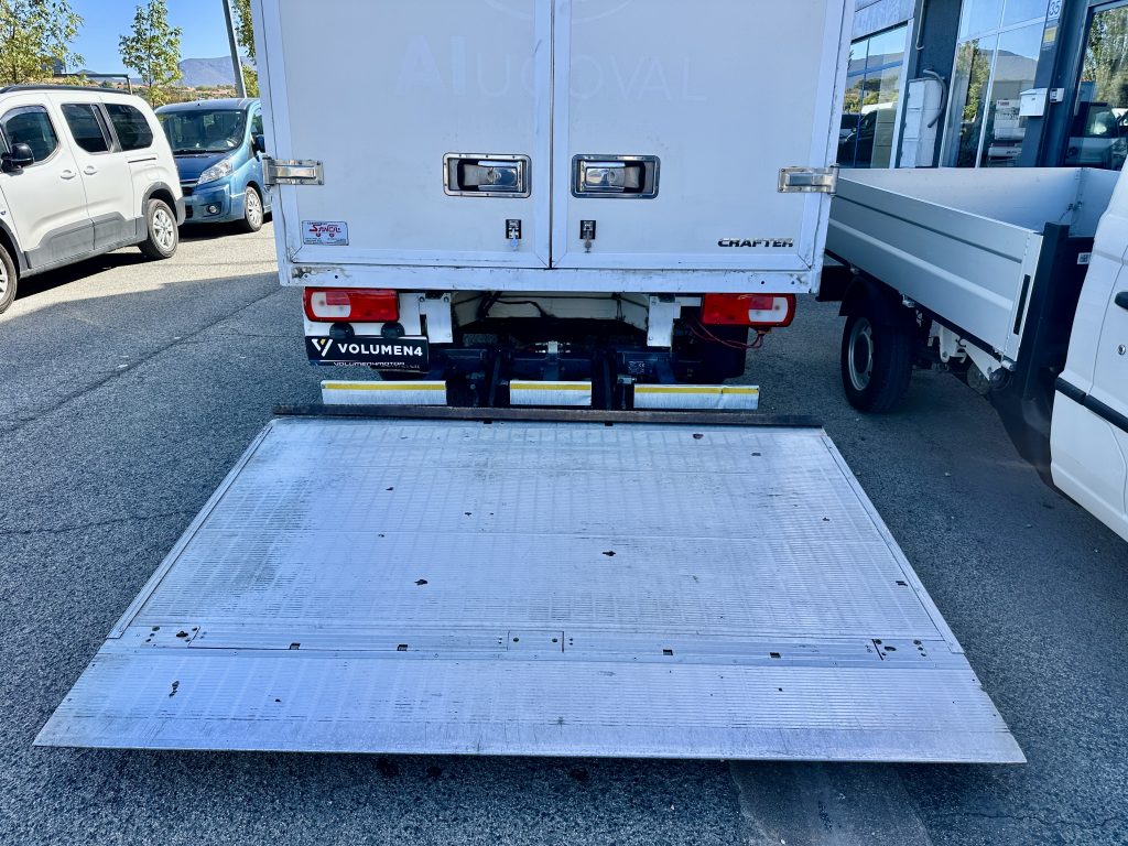 VW CRAFTER 2.0TDI BMT 122CV L4 RWD BOX 35 D. RDA. C/C PAQUETERO 22M CUB 4,30 + PLATAFORMA ZEPRO / CARGA UTIL 505 KG - foto 5