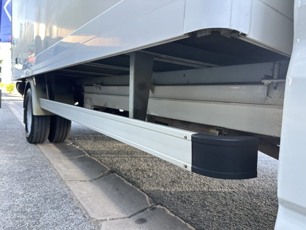 VW CRAFTER 2.0TDI BMT 122CV L4 RWD BOX 35 D. RDA. C/C PAQUETERO 22M CUB 4,30 + PLATAFORMA ZEPRO / CARGA UTIL 505 KG - foto 25