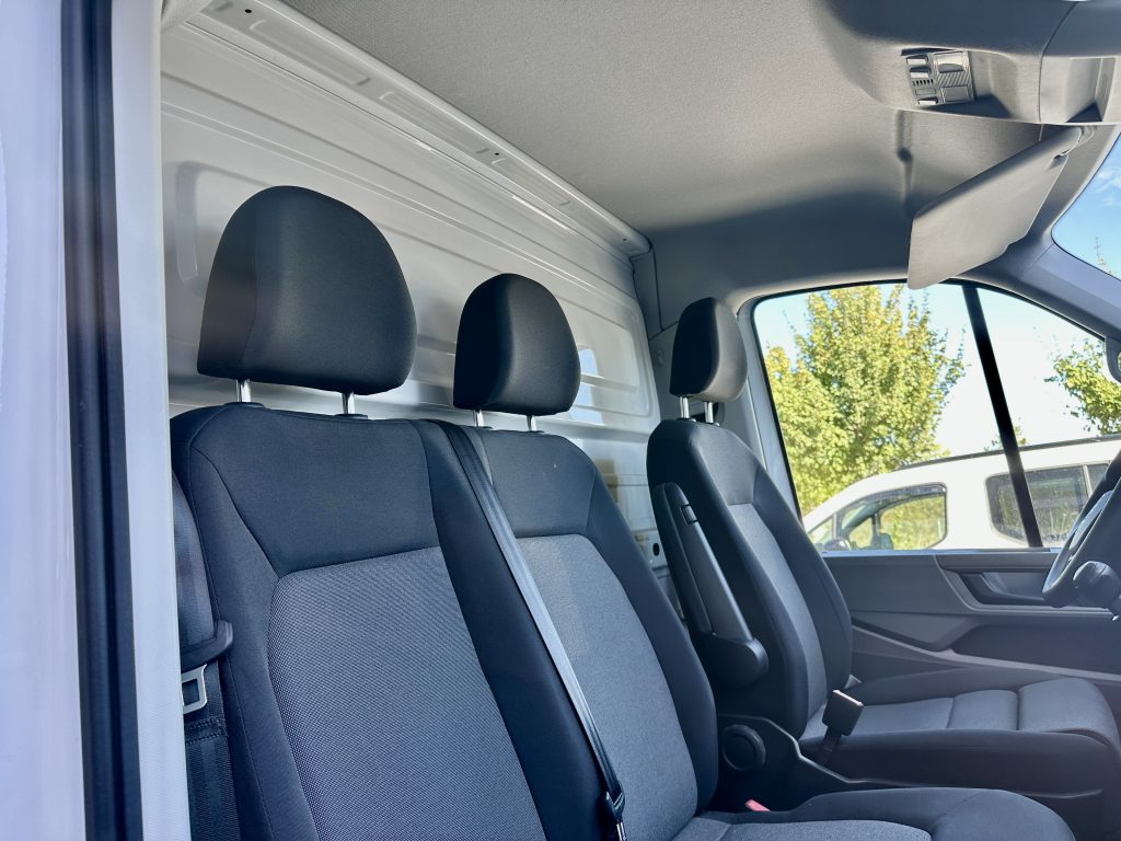 VW CRAFTER 2.0TDI BMT 122CV L4 RWD BOX 35 D. RDA. C/C PAQUETERO 22M CUB 4,30 + PLATAFORMA ZEPRO / CARGA UTIL 505 KG - foto 28