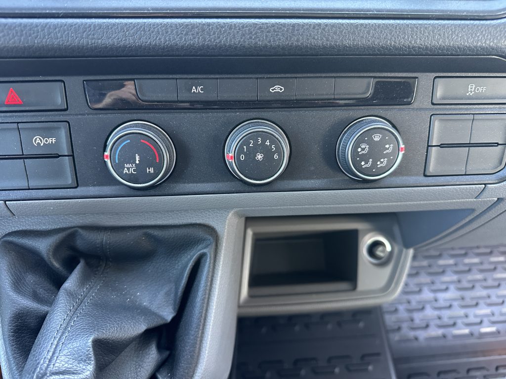 VW CRAFTER 2.0TDI BMT 122CV L4 RWD BOX 35 D. RDA. C/C PAQUETERO 22M CUB 4,30 + PLATAFORMA ZEPRO / CARGA UTIL 505 KG - foto 18