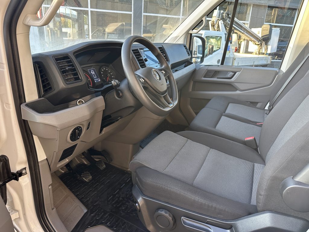 VW CRAFTER 2.0TDI BMT 140CV L4 FWD BOX 35RS C/C PAQUETERO 22M CUB 4,30×2,30 / CARGA UTIL 795 KG - foto 1