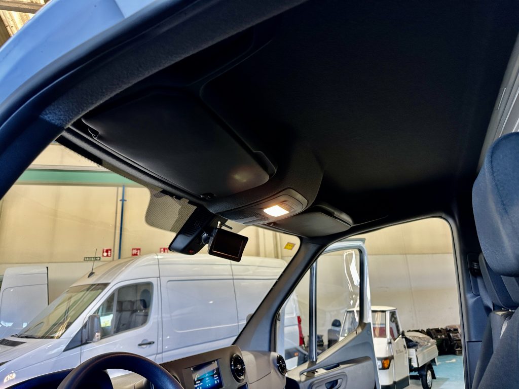 MERCEDES BENZ SPRINTER 314CDI 2.2CDI BlueTEC 140CV M6 FWD C/C ISOTERMO + FRIO TK 0 MANTENIM. / 3.500KG - foto 12