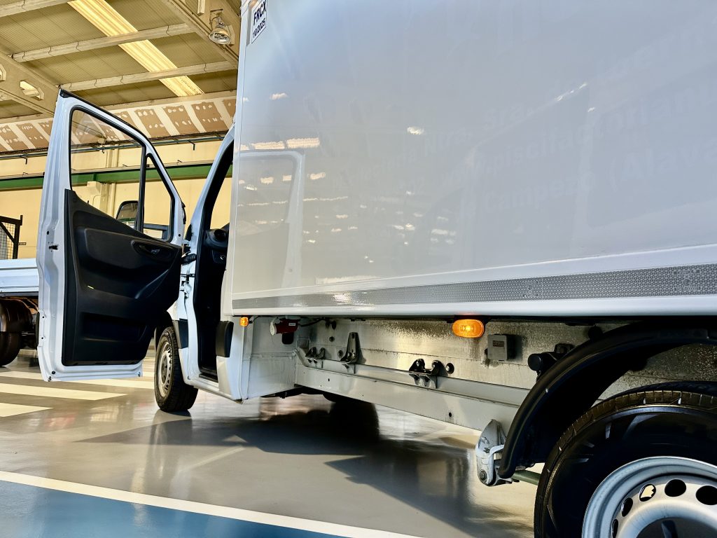 MERCEDES BENZ SPRINTER 314CDI 2.2CDI BlueTEC 140CV M6 FWD C/C ISOTERMO + FRIO TK 0 MANTENIM. / 3.500KG - foto 36