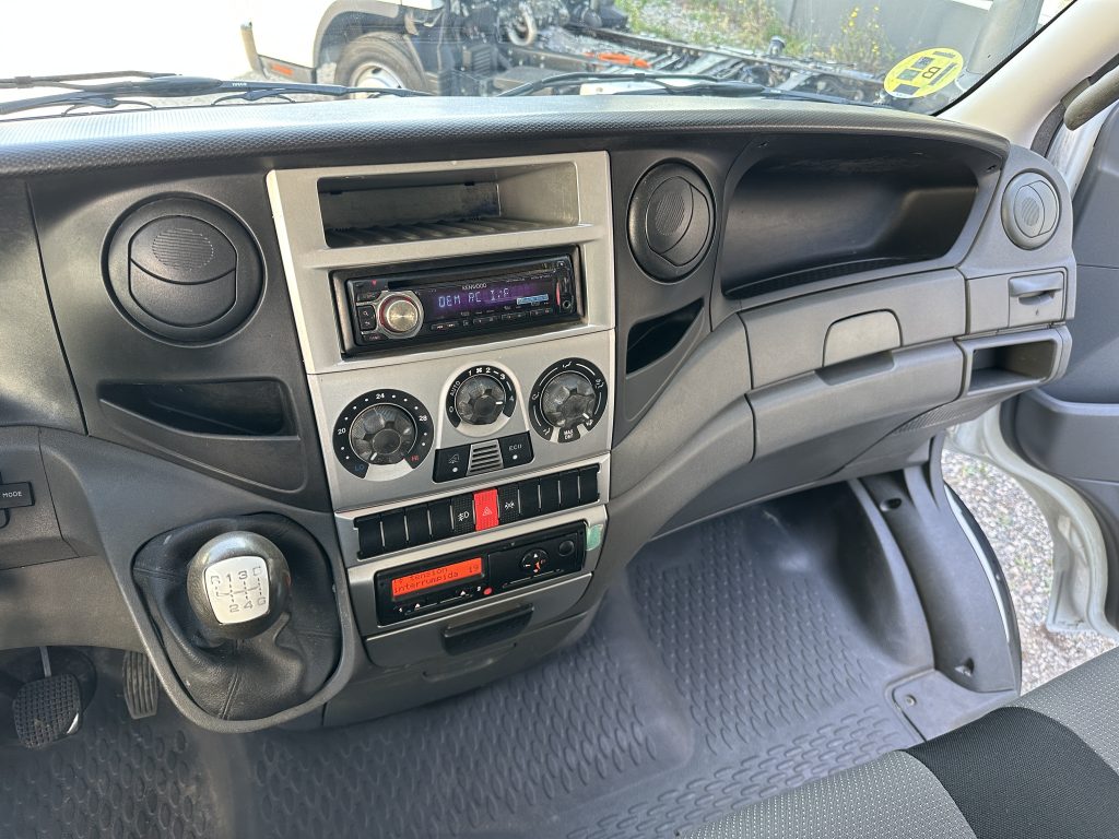 IVECO DAILY 70C15 3.0D 145CV 6V 3.750 D. EJES CAJA TAUTLINER 4,20×2,30 19,3m3/ 7.000 KG - foto 25