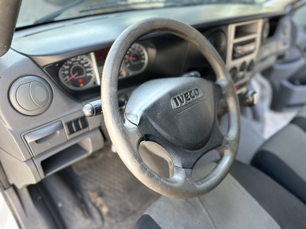 IVECO DAILY 70C15 3.0D 145CV 6V 3.750 D. EJES CAJA TAUTLINER 4,20×2,30 19,3m3/ 7.000 KG - foto 28