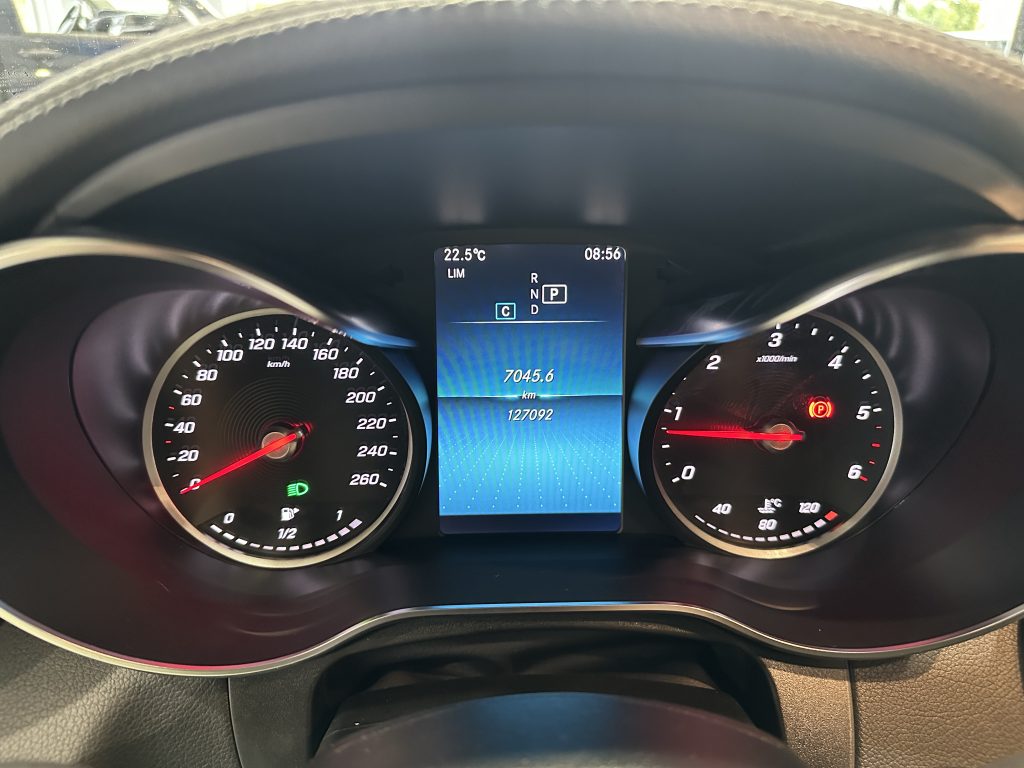 MERCEDES BENZ GLC 200CDI 165CV 4MATIC 9GTRONIC 5PL + EXTRAS / BEIGE M - foto 21