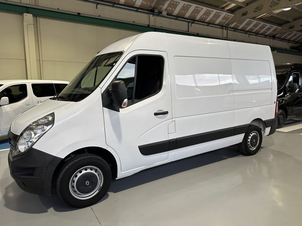 RENAULT MASTER 2.3 CDTI 130CV FWD FURGON 10,8M L2H2 CONFORT + EXTRAS / 3.500 KG - foto 3