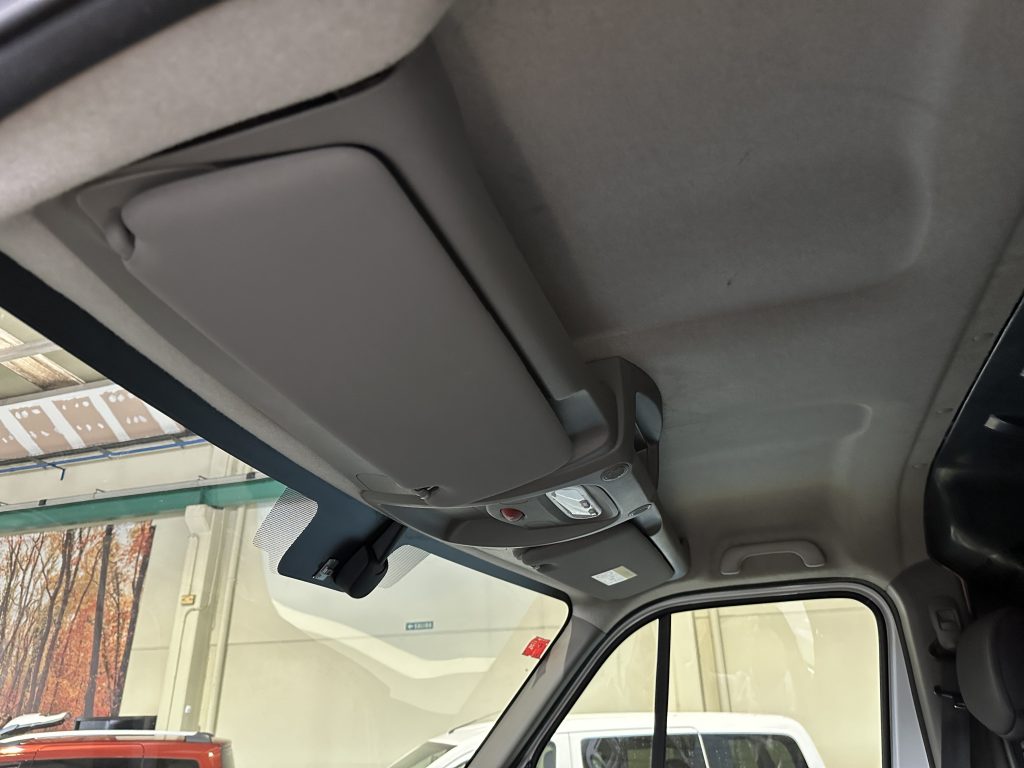 RENAULT MASTER 2.3 CDTI 130CV FWD FURGON 10,8M L2H2 CONFORT + EXTRAS / 3.500 KG - foto 20