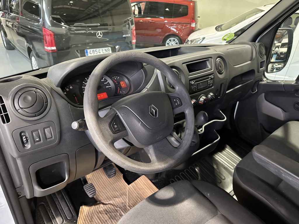 RENAULT MASTER 2.3 CDTI 130CV FWD FURGON 10,8M L2H2 CONFORT + EXTRAS / 3.500 KG - foto 21