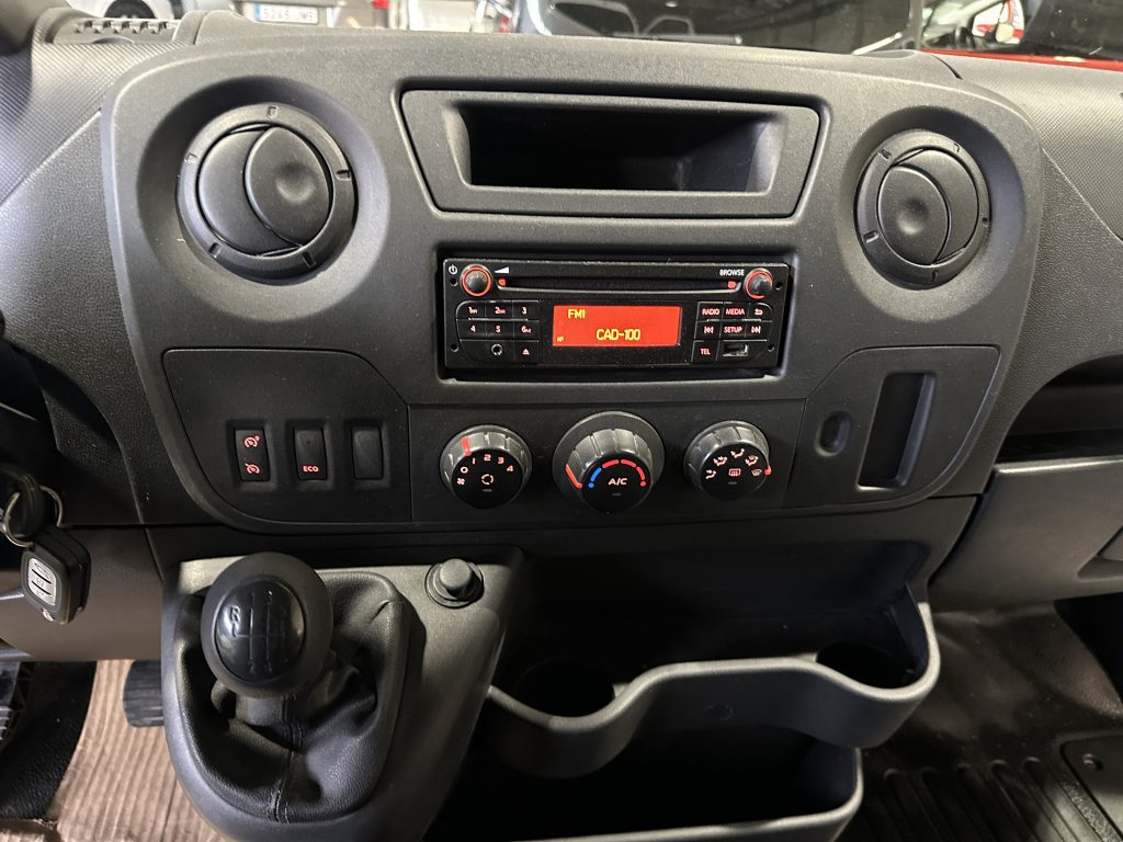 RENAULT MASTER 2.3 CDTI 130CV FWD FURGON 10,8M L2H2 CONFORT + EXTRAS / 3.500 KG - foto 26