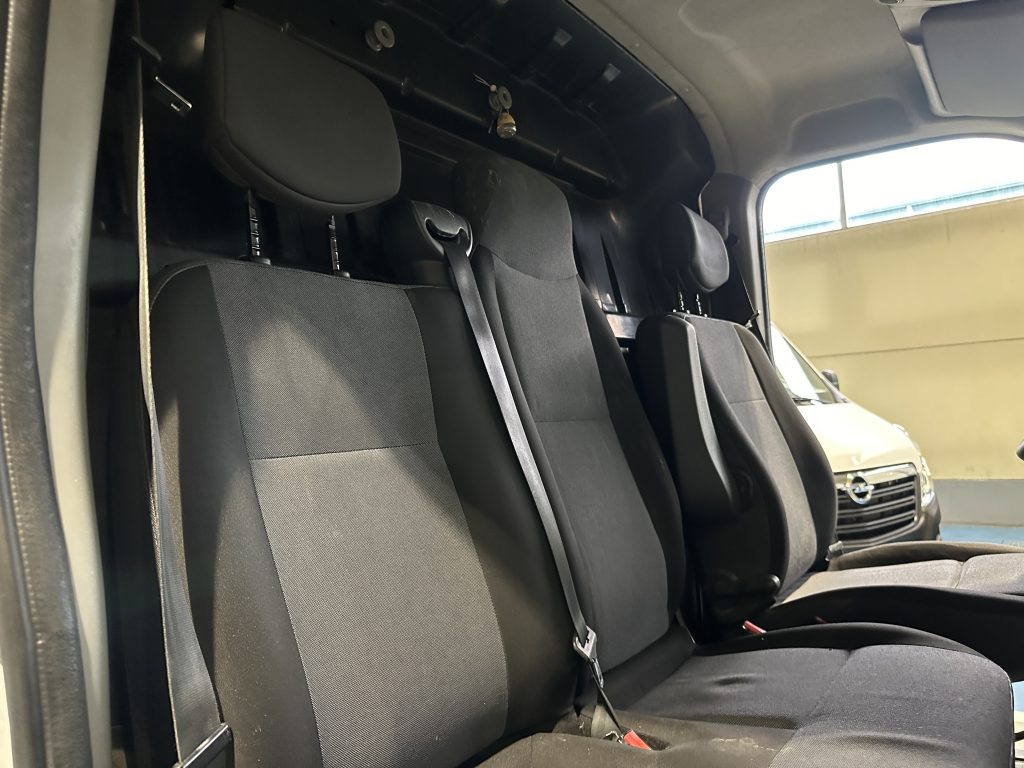 RENAULT MASTER 2.3 CDTI 130CV FWD FURGON 10,8M L2H2 CONFORT + EXTRAS / 3.500 KG - foto 34