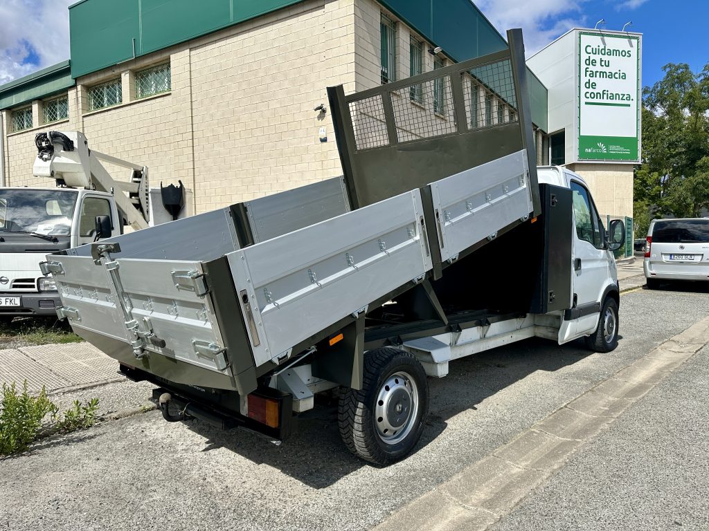 RENAULT MASTER 2.3DCI 120CV 6 VEL. FWD CH/CB L4 RUEDA SIMPLE 3.500 KG BASCULANTE + CAJON / CARGA UTIL 1.065 KG - foto 5