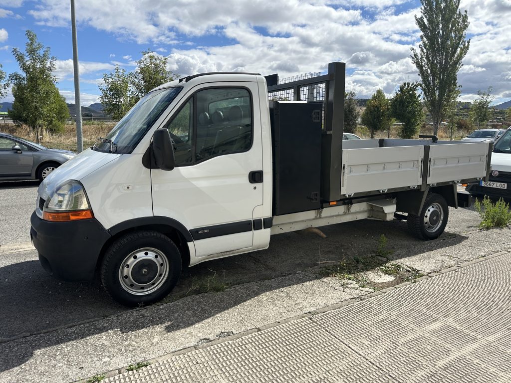 RENAULT MASTER 2.3DCI 120CV 6 VEL. FWD CH/CB L4 RUEDA SIMPLE 3.500 KG BASCULANTE + CAJON / CARGA UTIL 1.065 KG - foto 8