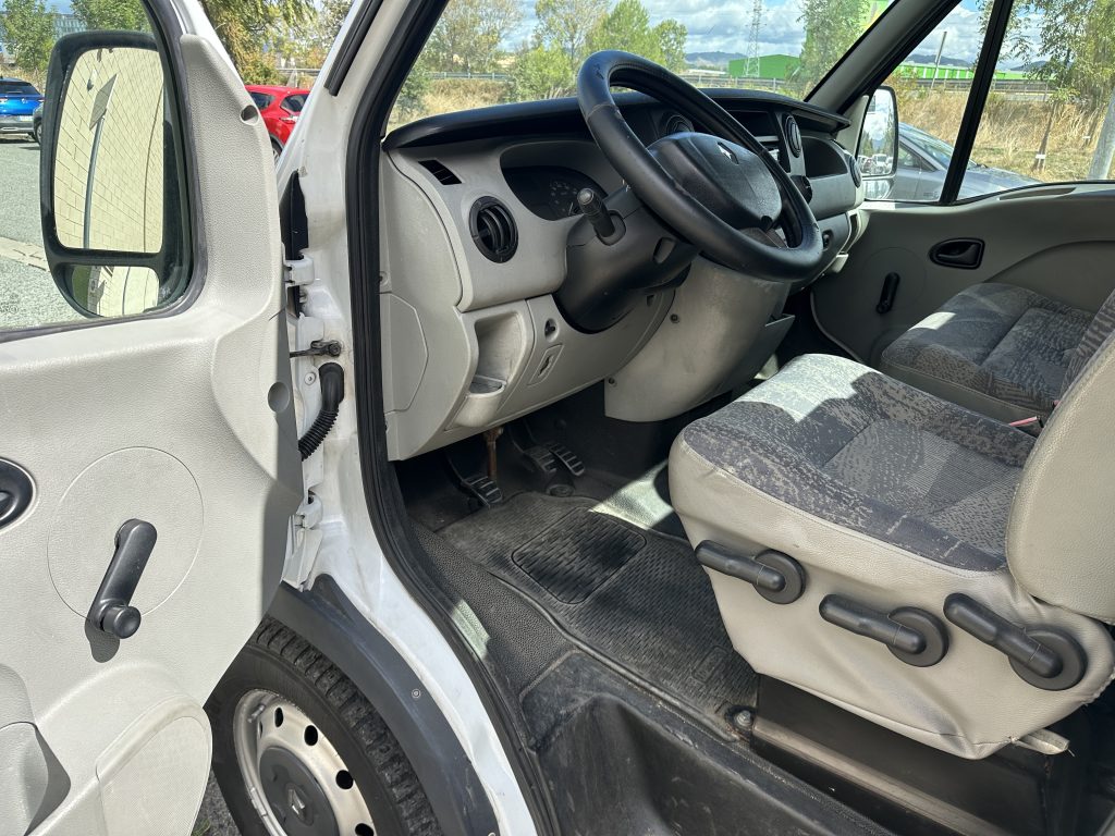 RENAULT MASTER 2.3DCI 120CV 6 VEL. FWD CH/CB L4 RUEDA SIMPLE 3.500 KG BASCULANTE + CAJON / CARGA UTIL 1.065 KG - foto 22