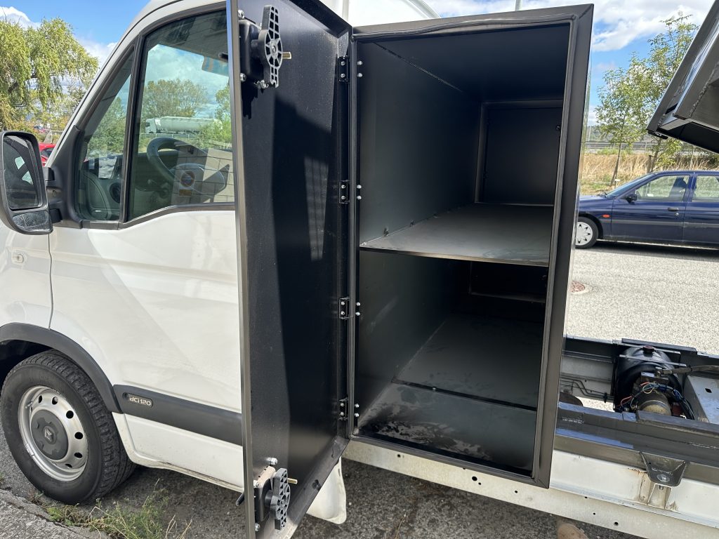 RENAULT MASTER 2.3DCI 120CV 6 VEL. FWD CH/CB L4 RUEDA SIMPLE 3.500 KG BASCULANTE + CAJON / CARGA UTIL 1.065 KG - foto 28