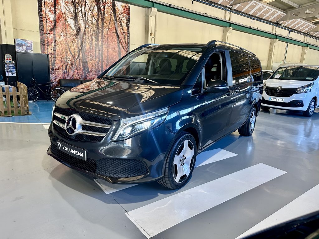 MB V220d 163CV 9GTRONIC LARGA SEMINUEVO PAQ EXCLUSIVE 7 PL CUERO + EXTRAS / TURISMO - foto 1