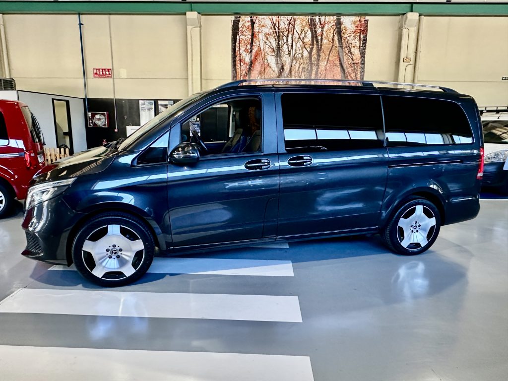 MB V220d 163CV 9GTRONIC LARGA SEMINUEVO PAQ EXCLUSIVE 7 PL CUERO + EXTRAS / TURISMO - foto 2