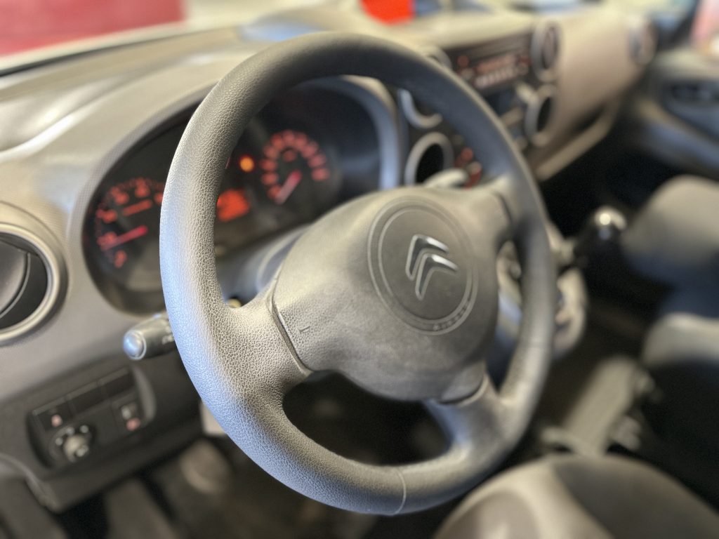 CITROEN BERLINGO 1.6BLUEHDi 100CV FURGON CONFORT L1 PTA LATERAL + EXTRAS - foto 12