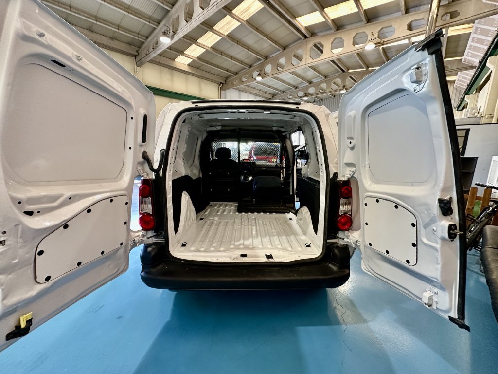 CITROEN BERLINGO 1.6BLUEHDi 100CV FURGON CONFORT L1 PTA LATERAL + EXTRAS - foto 21