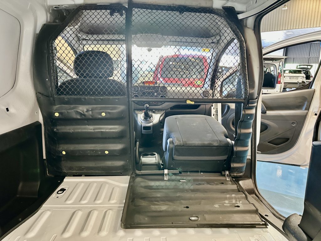 CITROEN BERLINGO 1.6BLUEHDi 100CV FURGON CONFORT L1 PTA LATERAL + EXTRAS - foto 22