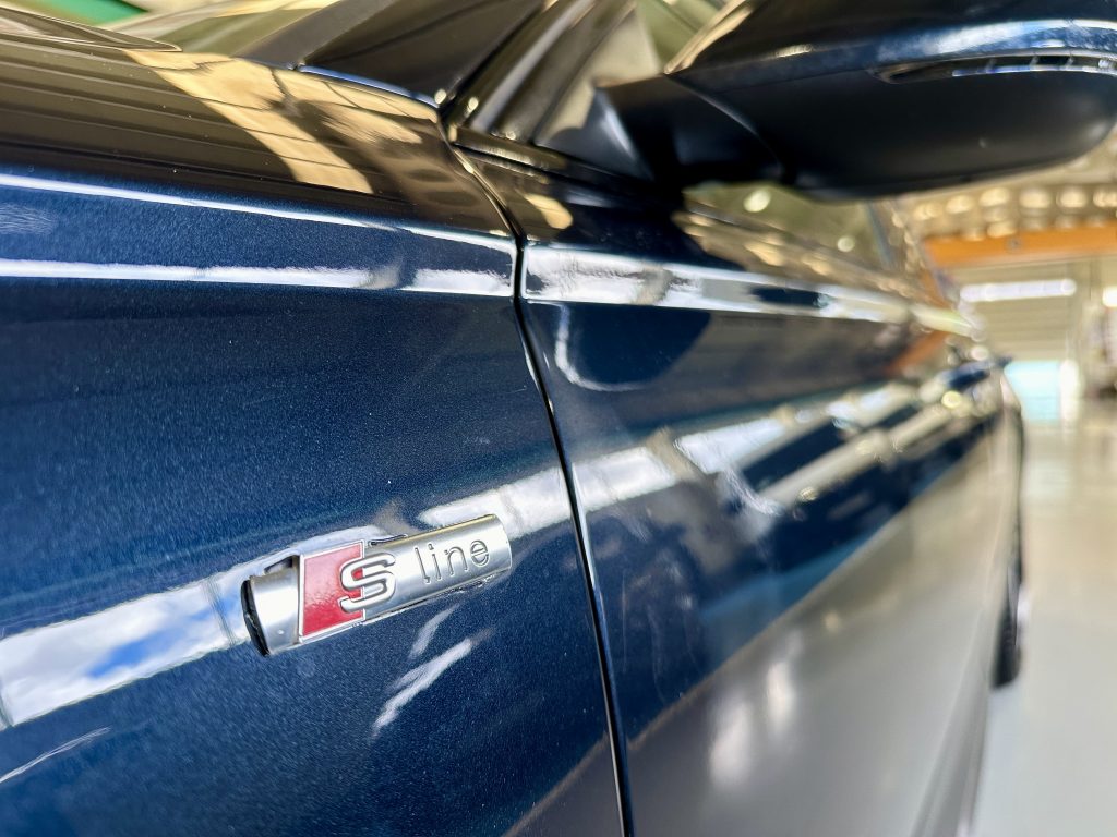 AUDI A6 2.0TDI ULTRA 190CV STRONIC-7 AVANT SLINE + TECHO FULL EQUIPE / AZUL FIRMAMENTO - foto 64