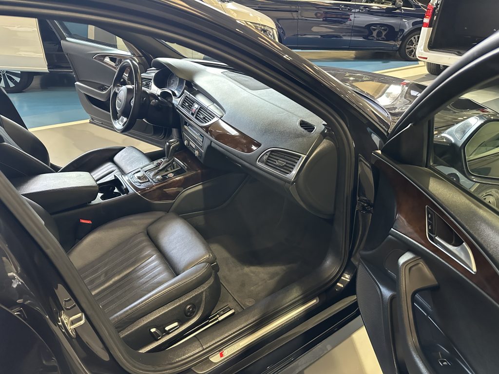 AUDI A6 2.0TDI ULTRA 190CV STRONIC-7 AVANT SLINE + TECHO FULL EQUIPE / AZUL FIRMAMENTO - foto 30