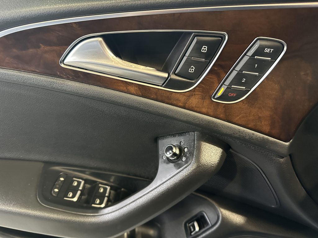 AUDI A6 2.0TDI ULTRA 190CV STRONIC-7 AVANT SLINE + TECHO FULL EQUIPE / AZUL FIRMAMENTO - foto 7