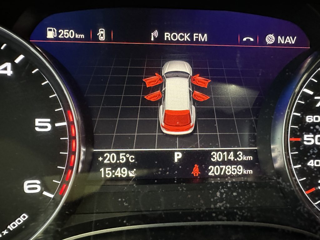 AUDI A6 2.0TDI ULTRA 190CV STRONIC-7 AVANT SLINE + TECHO FULL EQUIPE / AZUL FIRMAMENTO - foto 16
