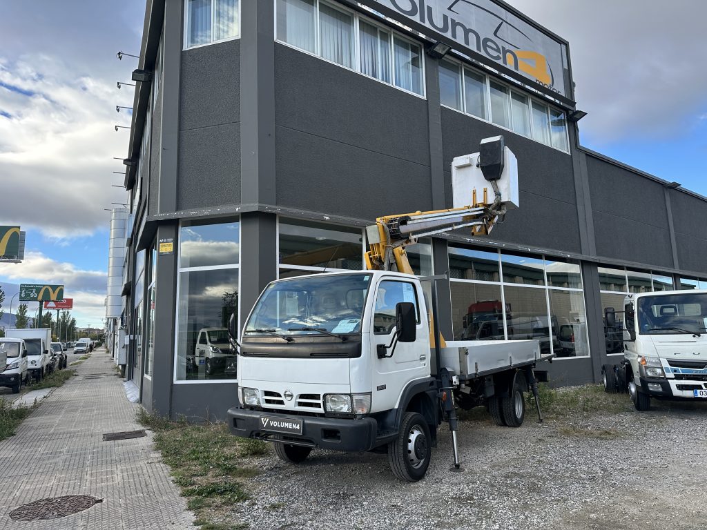 NISSAN CABSTAR 3.0D 35.110/3 CHASIS LARGO CESTA TELESCOPICA MARCA MOVEX P150TL /  15.3M - foto 1