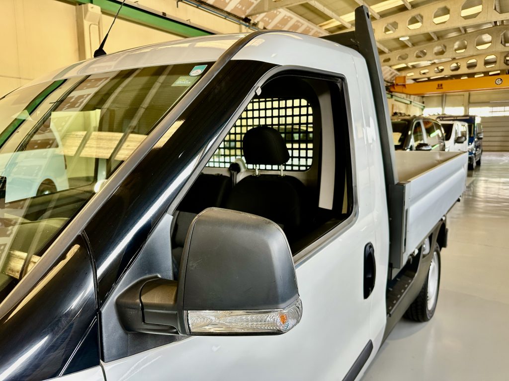 FIAT DOBLO 1.6 MTJ 105CV WORK UP MAXI 3 PL. PICKUP + EXTRAS / CARGA UT. 930KG - foto 17