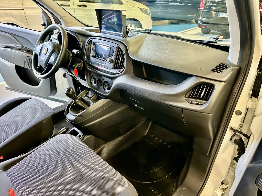 FIAT DOBLO 1.6 MTJ 105CV WORK UP MAXI 3 PL. PICKUP + EXTRAS / CARGA UT. 930KG - foto 40