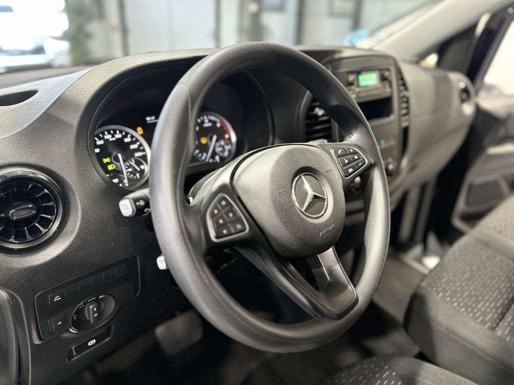 MERCEDES BENZ VITO 116CDI 163CV TOURER PRO 9GTRONIC 9PL. RWD + DOB. PUERTA + LED + PACK SELECT / TURISMO - foto 33