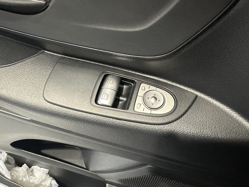 MERCEDES BENZ VITO 116CDI 163CV TOURER PRO 9GTRONIC 9PL. RWD + DOB. PUERTA + LED + PACK SELECT / TURISMO - foto 20