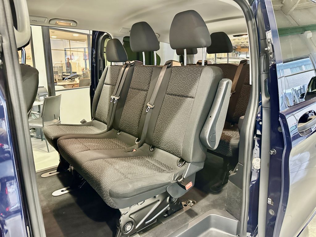 MERCEDES BENZ VITO 116CDI 163CV TOURER PRO 9GTRONIC 9PL. RWD + DOB. PUERTA + LED + PACK SELECT / TURISMO - foto 22