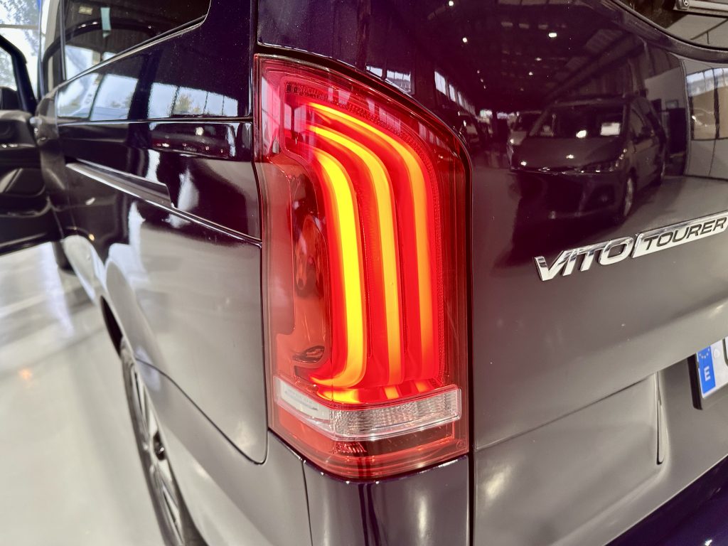 MERCEDES BENZ VITO 116CDI 163CV TOURER PRO 9GTRONIC 9PL. RWD + DOB. PUERTA + LED + PACK SELECT / TURISMO - foto 11