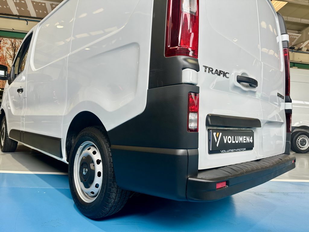 RENAULT TRAFFIC 1.6BLUEDCI 120CV FURGON L1H1 ENERGY FWD 2.7T / CARGA UTIL 1.150 KG - foto 17