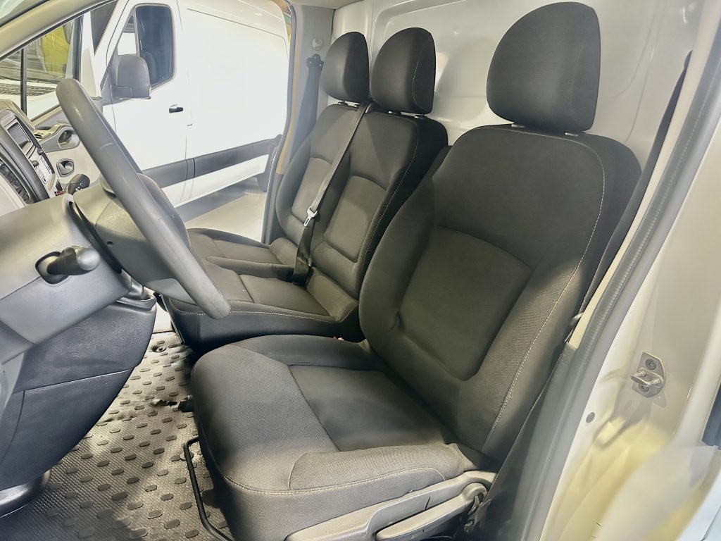 RENAULT TRAFFIC 1.6BLUEDCI 120CV FURGON L1H1 ENERGY FWD 2.7T / CARGA UTIL 1.150 KG - foto 21