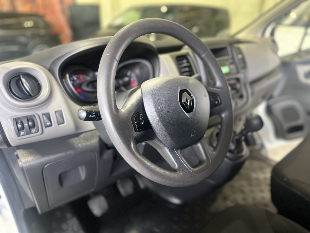 RENAULT TRAFFIC 1.6BLUEDCI 120CV FURGON L1H1 ENERGY FWD 2.7T / CARGA UTIL 1.150 KG - foto 23