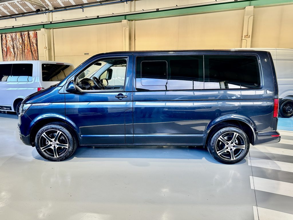 VW CARAVELLE 2.0TDI BMT 150CV T6.1 DSG ORIGIN 8 PL. CORTA SEMINUEVA + EXTRAS / AZUL STARLIGHT - foto 3