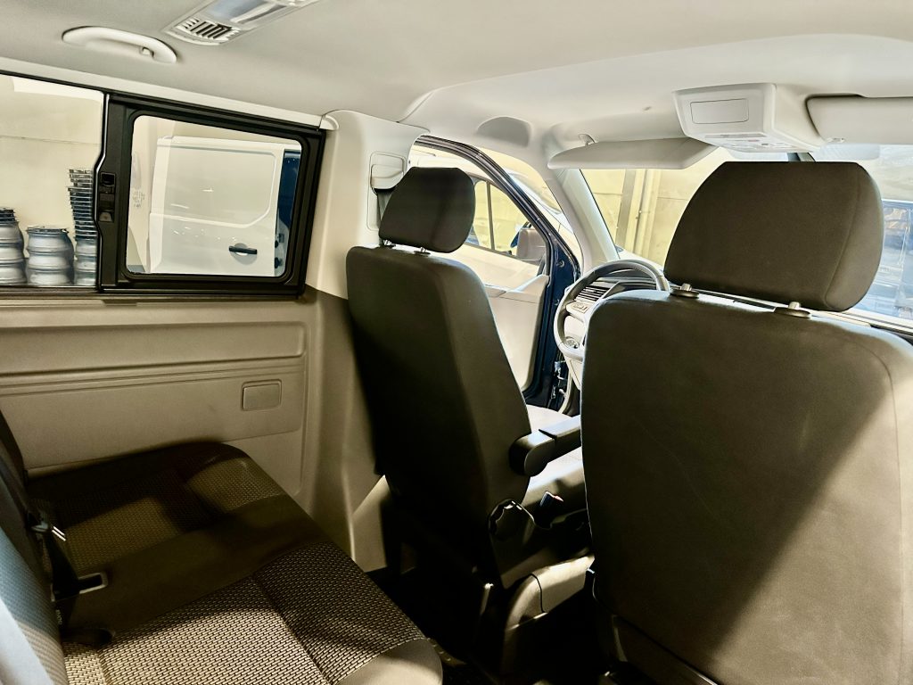 VW CARAVELLE 2.0TDI BMT 150CV T6.1 DSG ORIGIN 8 PL. CORTA SEMINUEVA + EXTRAS / AZUL STARLIGHT - foto 33