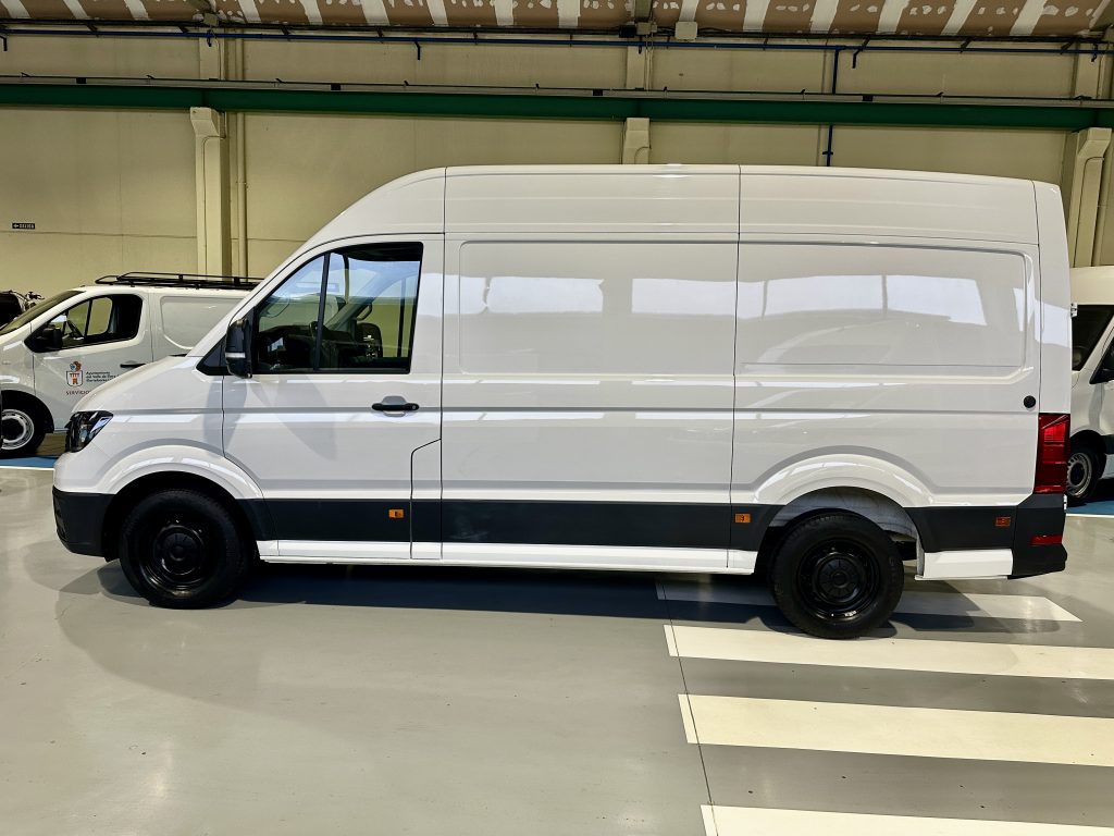 VOLKSWAGEN CRAFTER 2.0TDI 140CV BMT FURGON L3H3 MEDIA T.E. 11.4m3 FWD + EXTRAS / 3.500 KG - foto 19
