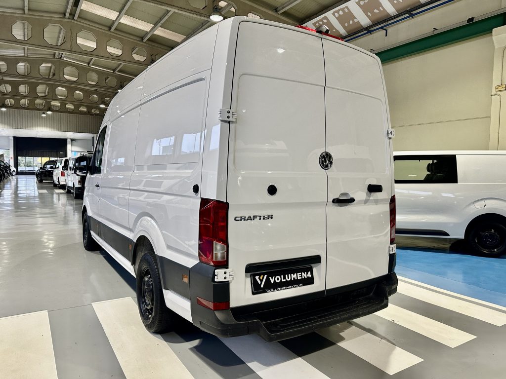 VOLKSWAGEN CRAFTER 2.0TDI 140CV BMT FURGON L3H3 MEDIA T.E. 11.4m3 FWD + EXTRAS / 3.500 KG - foto 1