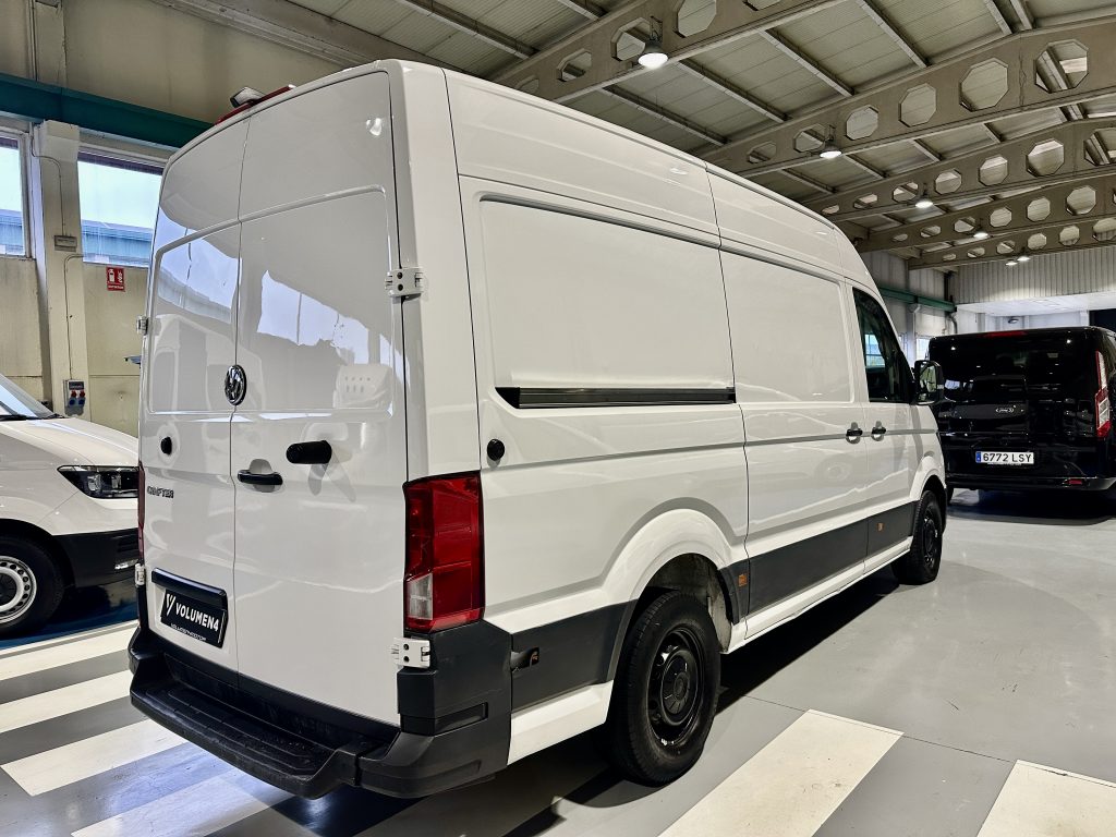VOLKSWAGEN CRAFTER 2.0TDI 140CV BMT FURGON L3H3 MEDIA T.E. 11.4m3 FWD + EXTRAS / 3.500 KG - foto 3