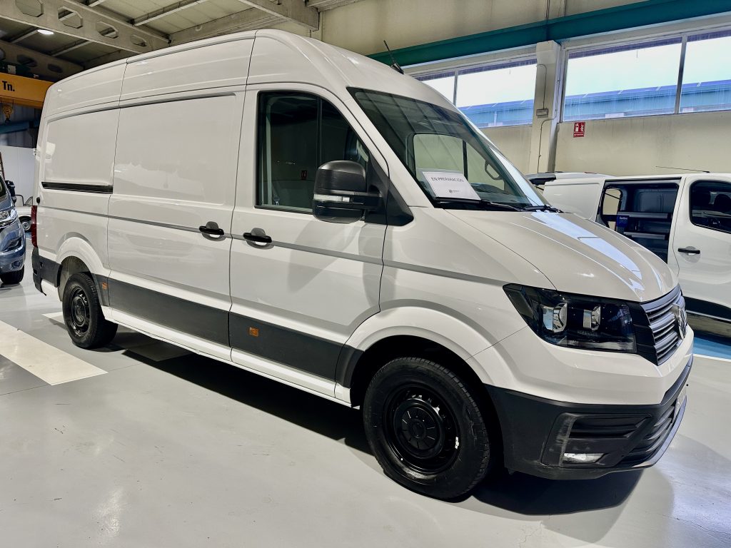 VOLKSWAGEN CRAFTER 2.0TDI 140CV BMT FURGON L3H3 MEDIA T.E. 11.4m3 FWD + EXTRAS / 3.500 KG - foto 4