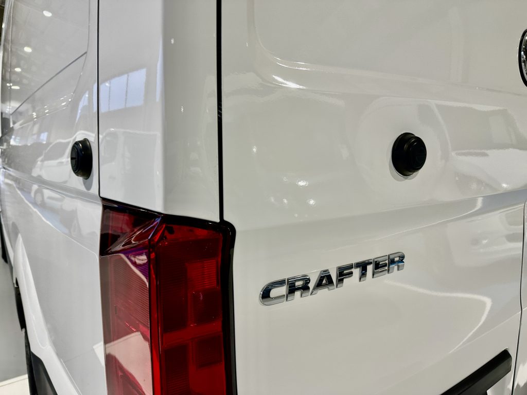 VOLKSWAGEN CRAFTER 2.0TDI 140CV BMT FURGON L3H3 MEDIA T.E. 11.4m3 FWD + EXTRAS / 3.500 KG - foto 2