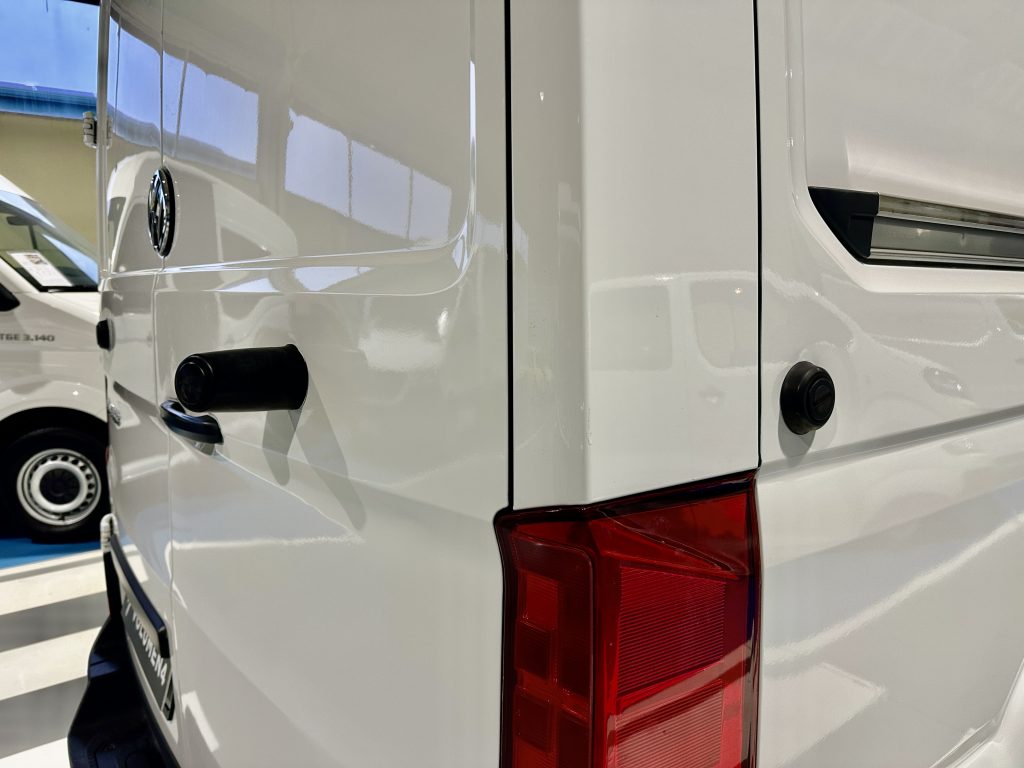 VOLKSWAGEN CRAFTER 2.0TDI 140CV BMT FURGON L3H3 MEDIA T.E. 11.4m3 FWD + EXTRAS / 3.500 KG - foto 20